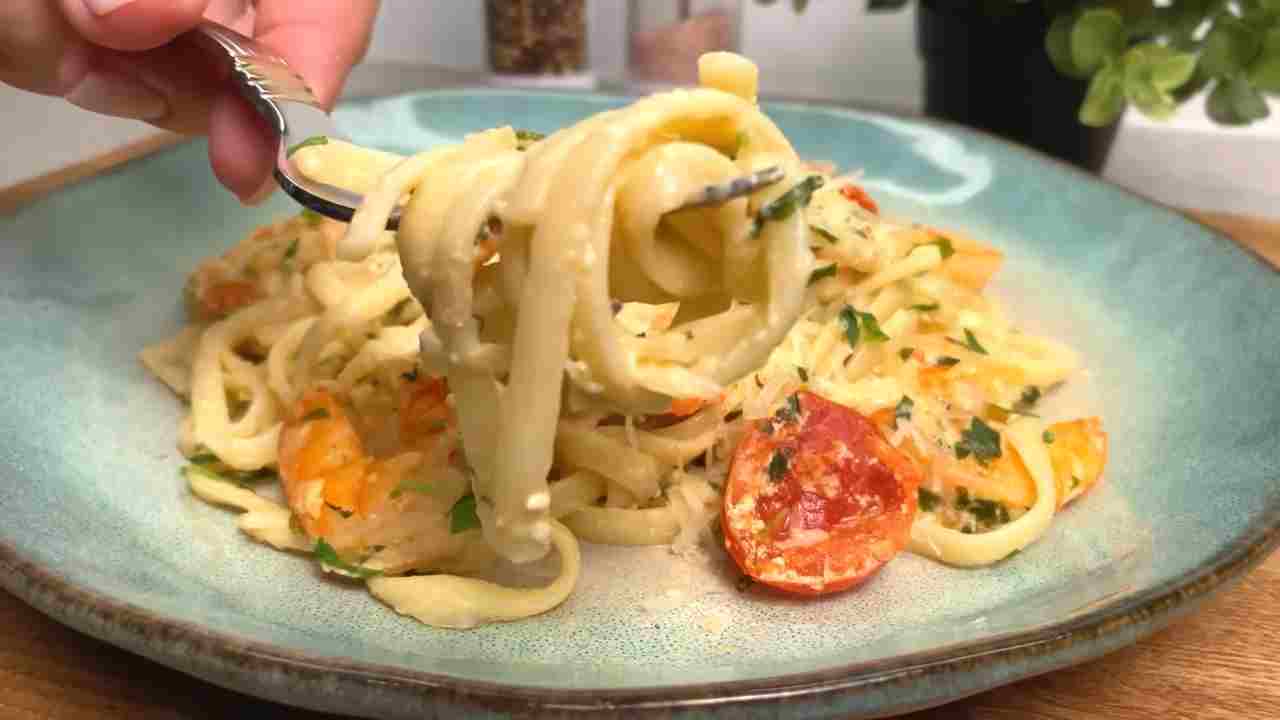 Spaghetti mit cremiger sauce ,hellofresh spaghetti mit cremiger paprikasauce ,penne in cremiger paprikasoße ,hellofresh spaghetti bolognese ,hellofresh spaghetti carbonara ,nudeln mit sauce ,cremige pasta sauce