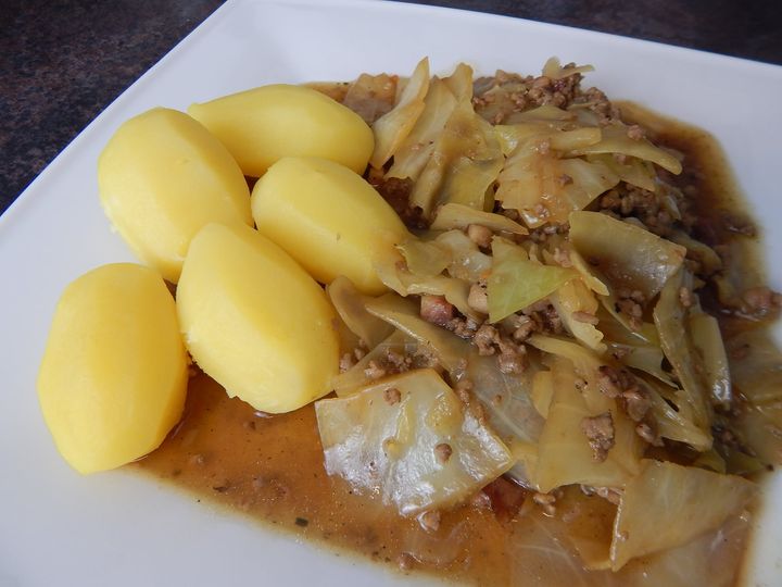 kohlrouladen geschichtet ,geplatzte kohlroulade vegetarisch ,geplatzte kohlroulade wirsing ,kohlrouladen mit wirsing oder weißkohl ,geplatzte kohlroulade thermomix ,geplatztes rinderfilet ,große kohlroulade ,kohlrouladen low carb