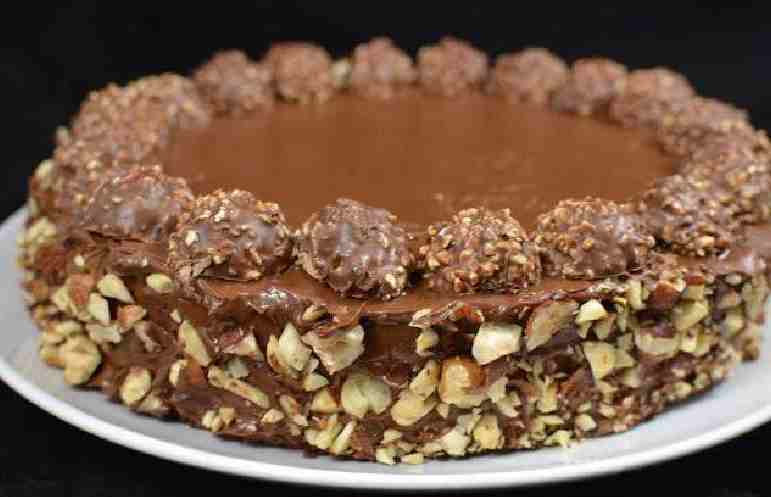 ferrero rocher torte schnell ,rocher torte ohne backen ,kleine rocher torte ,ferrero rocher rezepte ,rocher torte mit frischkäse ,backen mit ferrero rocher ,ferrero rocher creme ,rocher torte verzieren